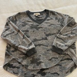 Vintage Havana large gray camo sweatshirt